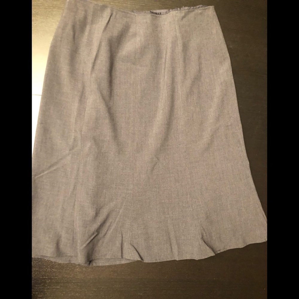 Grey lined skirt /size 14